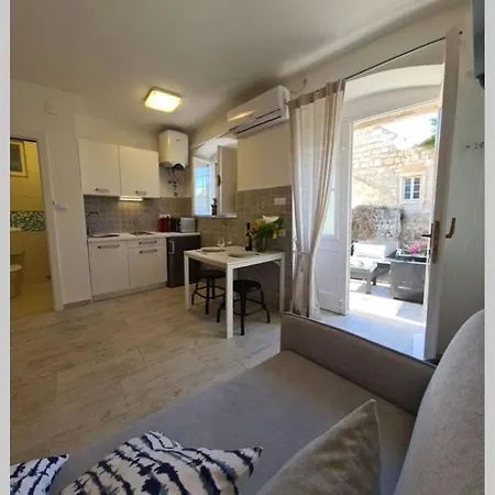 Studio Apartment Marella Vis Exterior photo