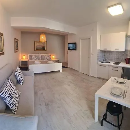 Studio Apartment Marella Vis Exterior photo
