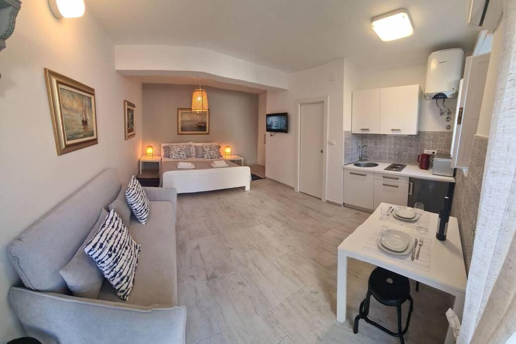 Marella Apartment Vis